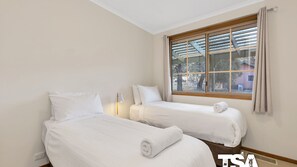 6 Schlafzimmer, Bügeleisen/Bügelbrett, kostenloses WLAN, Bettwäsche