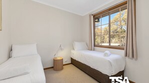 6 bedrooms, iron/ironing board, free WiFi, bed sheets