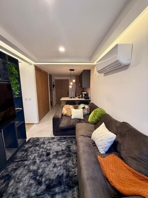 Smart TV, books