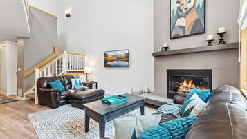 Télévision, cheminée