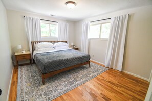 2 chambres, fer et planche à repasser, lit parapluie, Wi-Fi gratuit