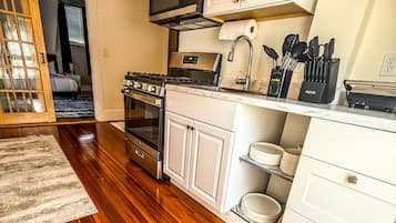 微波炉、烤箱、炉灶