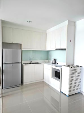 Microondas, placa de cocina