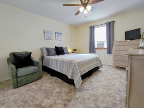 2 bedrooms, desk, iron/ironing board, free WiFi