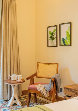 Iron/ironing board, free WiFi