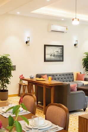 Basic Villa | Living area