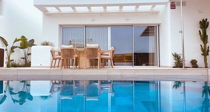 Casa Sereno â Villa de style Ibiza avec piscine privĂ©e Ă Los AlcĂĄzares