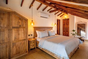 Double Room, Balcony, City View | Iron/ironing board, free WiFi - Elivaas Samukha (Assagao)