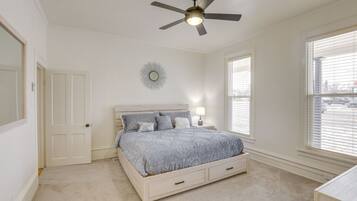 4 habitaciones, escritorio, tabla de planchar con plancha y wifi gratis