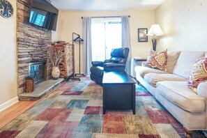 Smart TV - First Floor | Studio | Resort Access | Portable AC (Beech Mountain)