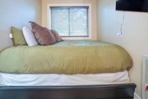 アイロン / アイロン台、旅行用ベビーベッド、WiFi (無料)、ベッドシーツ