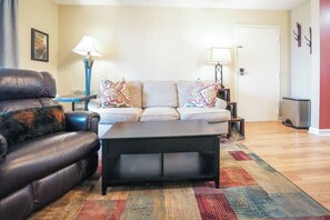 Smart TV - First Floor | Studio | Resort Access | Portable AC (Beech Mountain)