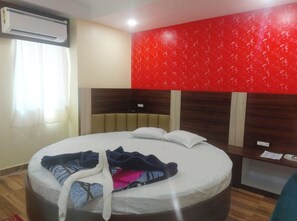 Executive Double Room, Air conditioning | Hypo-allergenic bedding, desk, soundproofing, free WiFi - Hotel Signature Inn New Digha (Digha)