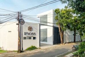 Front of property - INNCA Ipnoss Coliving Semarang (Semarang)