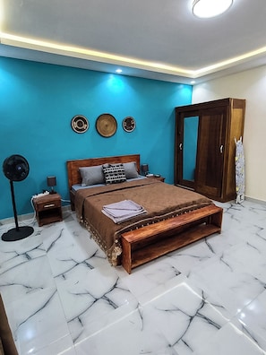 2 dormitorios, tabla de planchar con plancha, wifi gratis y ropa de cama