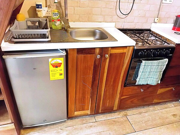 Private kitchen - Loft Studio Apartment (Accra)