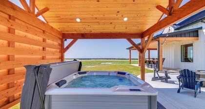 Rural Home w/ Hot Tub < 7 Mi to Winery & Golfing