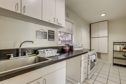 Suburban Home By Arthur Storey Park & HCA Houston!