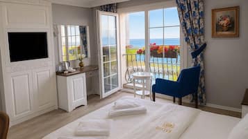 Habitación doble, balcón, vista al mar | Escritorio, espacio para trabajar con laptop y insonorización
