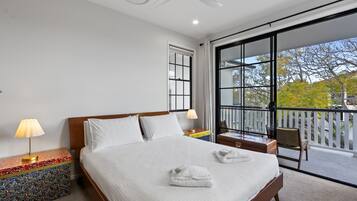 3 bedrooms, desk, iron/ironing board, WiFi