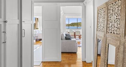 Fairlight 2-Bed Apartment Steps from the Beach