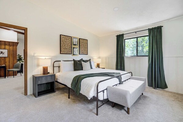 1 bedroom, iron/ironing board, travel cot, WiFi