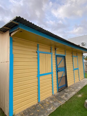 Exterior detail - the Count of Villa Rosa (La Ceiba, La Altagracia)