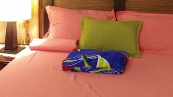 2 bedrooms, internet, bed sheets, wheelchair access