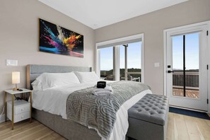 3 bedrooms, desk, iron/ironing board, travel cot