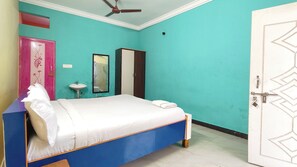 Deluxe Double Room | Blackout drapes, soundproofing, free WiFi