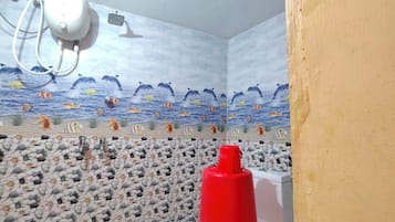 Ducha, toallas, jabón, shampoo