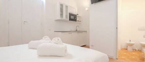 2 habitaciones, tabla de planchar con plancha y acceso a internet