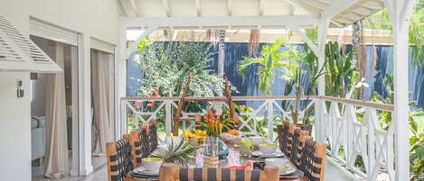 Outdoor dining