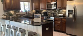 Spacious 5-bedroom house in Moscow with AC, RV Parking. Family friendly
