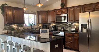 Spacious 5-bedroom house in Moscow with AC, RV Parking. Family friendly