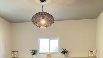 5 habitaciones, tabla de planchar con plancha, wifi y ropa de cama