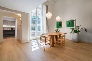 Dining - Elegant Apartments Near The Duomo 2 (Florence)