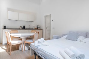 1 chambre, fer et planche à repasser, accès au Wi-Fi (inclus)
