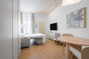 Iron/ironing board, free WiFi, bed sheets