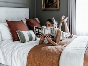 Deluxe Double Room, 1 Queen Bed, Courtyard Area | Premium bedding, pillowtop beds, free minibar items, blackout drapes