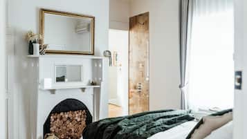 Deluxe-suite - balkon | Premium-sengetøj, senge med topmadrasser, gratis produkter i minibaren