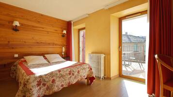 Double Room | Desk, soundproofing, free WiFi, wheelchair access