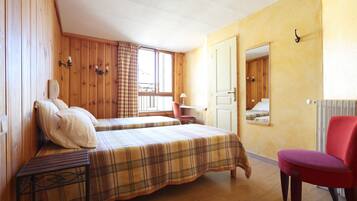 Tomannsrom, byutsikt | Skrivebord, lydisolert, wi-fi (inkludert) og rullestolvennlig