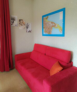 TV, fireplace - CasaOltreMare 3 minutes from the sea. House 6/8 beds for exclusive use (Pozzo Faceto)