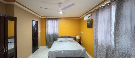 1 bedroom, desk, iron/ironing board, free WiFi