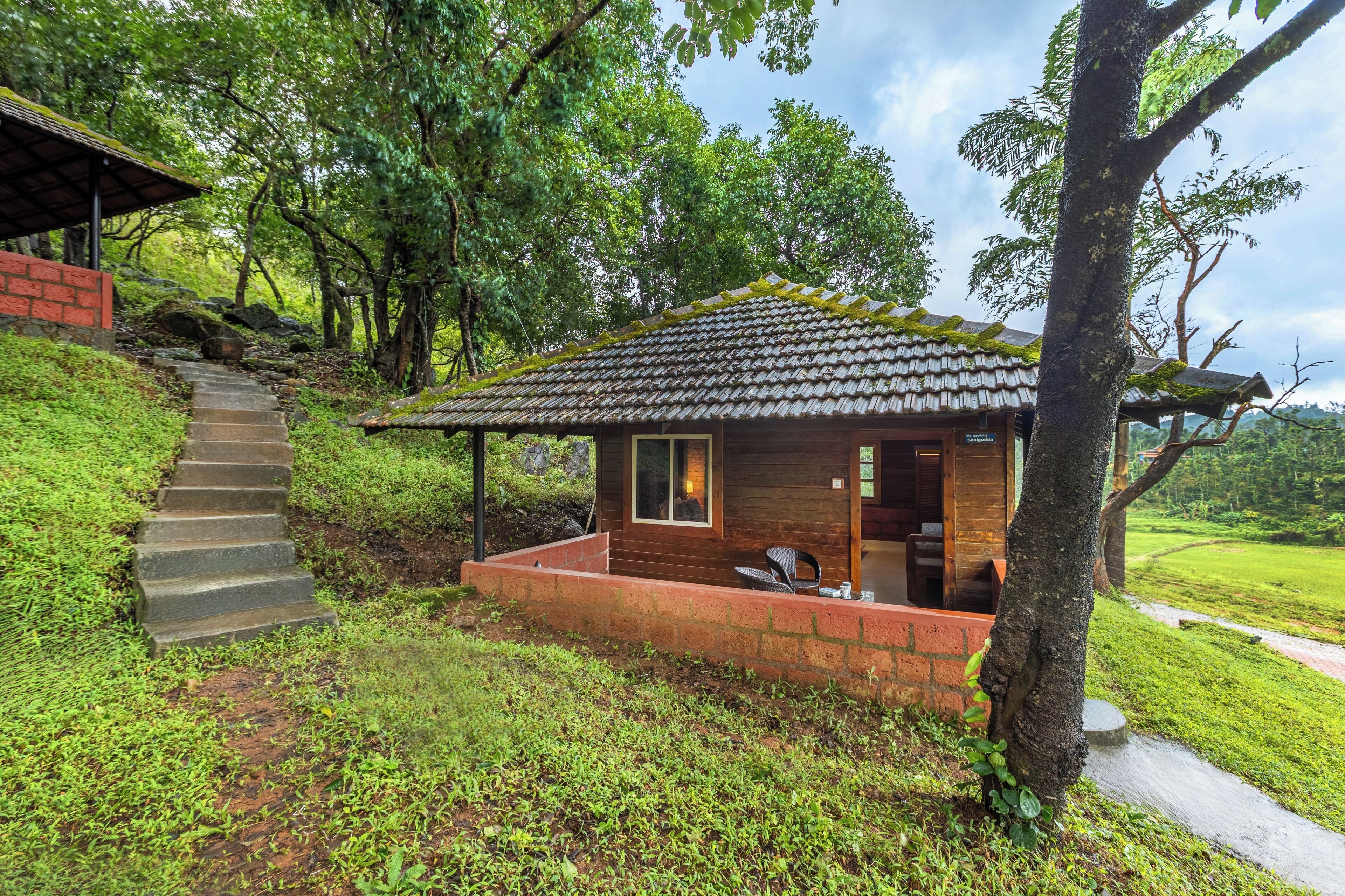 Valley View Premier Cottage with Sit out