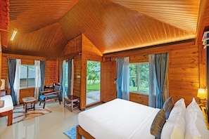 Forest View Cottage with Sit out