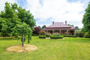 Exterior - Pierrepoint Wines & Accommodation (Hamilton)