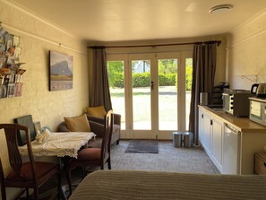 Traditionellt dubbelrum - uteplats - utsikt mot trädgården | Interiör