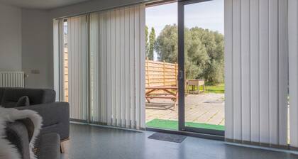 Charming 2-bedroom villa in brilliant Merelbeke-Melle with AC